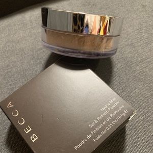 BECCA HYDRA-MIST  powder